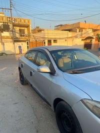 رينو فلونس موديل 16سياره حلوه و نضيفه مرتبه بس عوزه شويه ترتيبات. بسيط...