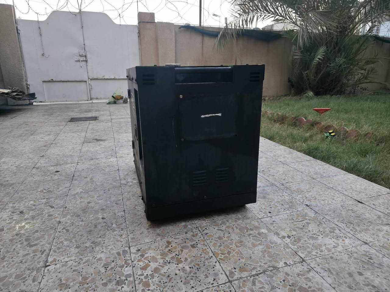 السلام عليكم مولدة كيمولي شركة نجوم الرافدين ملف كبير نحاس 7.5 kw بية شاشة عرض معلومات مشترية قبل سنة ب1750 رايدة ب800 مابية اي نقص ونقصة فقط باتري تجي اشغلك اياه وتفحص الحمل على البيت قبل لا تاخذة رقم ***********
