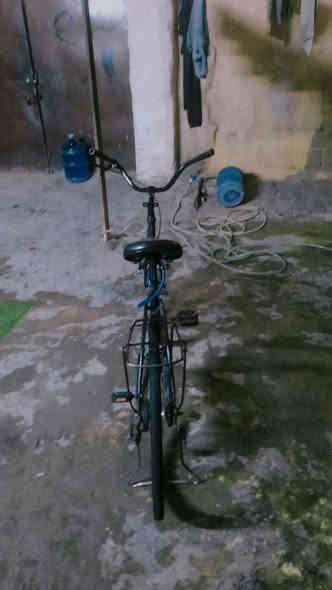 سلام عليكم بايسكل حجم26نضيف90٪موديل 2018 بس مبدل ويلات السعر50وبي مجال المكان كربلاء حي العسكري الحر رقم الستفسار ***********
