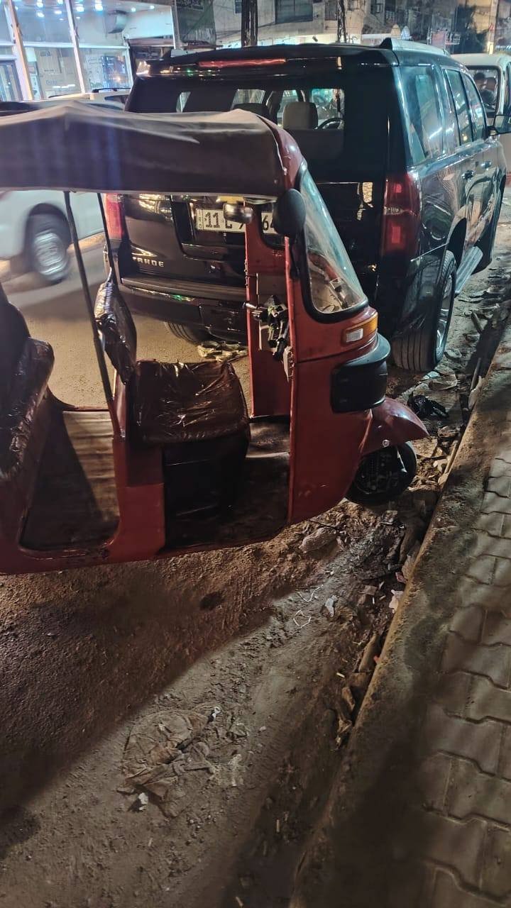 سلام عليكم تكتك مديل ١٨ للبيع رقم وسنويه واسط تحويل وين ميعجبك  ثاني يوم سعر ٤ ونص وبيه مجال رقمي *********** مكان بغداد حي النصر
