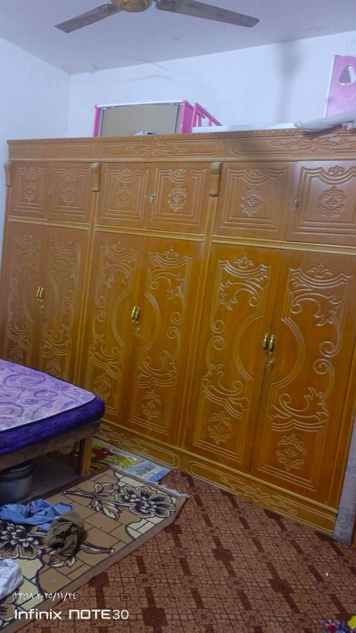 السلام عليكم انه صباغ واشد غرف واصلح غرف بيبان واهذ شغلي واهذ رقمي *********** ابوحسن حت اذغرفه مصبوغ صاج نصبغ ابيض حراري وعدنه سيارة تنقل الغراض من بيت البيت وشد غراف وفتح انه خادم
