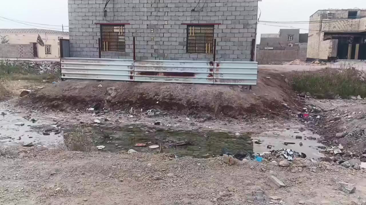 قطعه زراعي للبيع مساحه 200 طريق سوق الشيوخ فضليه نزله مدرسه الامام لباقر قريبه ع شارع العام مثل ماوضح بل فديو منطقه سكنيه كلش حلوه خدمات كامله سعر قطعه مناسب 8 وبيه مجال للعلم تبليط بصفه ***********
