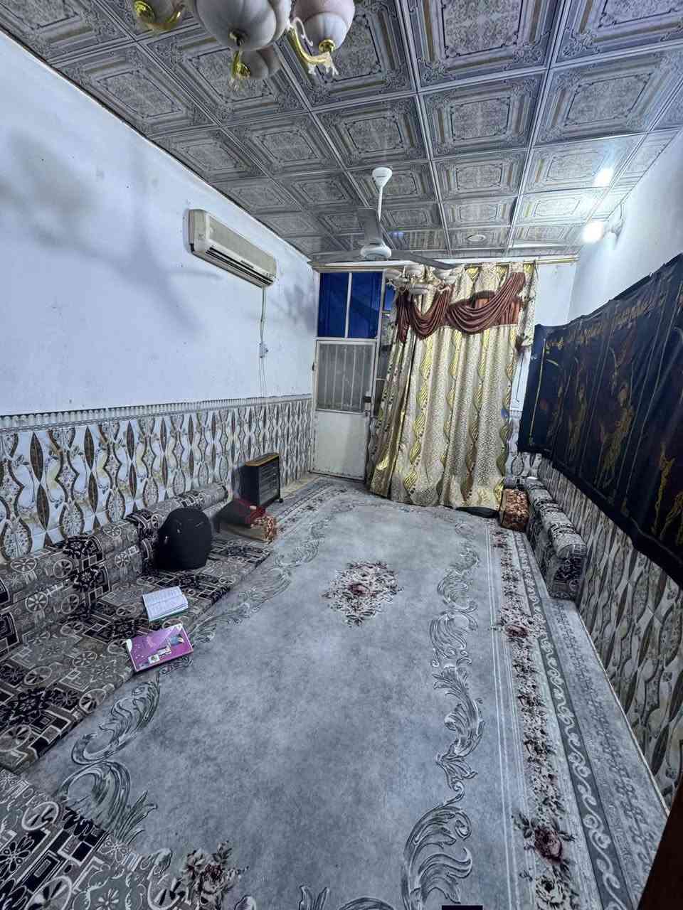 ياالله 

يوجد لدينا بيت للبيع حي ميسان قطاع 79ع الشريط مساحه 100متر يحتوي على غرفه وصاله واستقبال ومطبخ وصحيات والطابق الثاني يحتوي على غرفه وصاله وصحيات السعر المطلوب 115مليون قابل للتفاوض 

للاستفسار والمعلومات الاتصال بنا ع الارقام التاليه 

***********

***********

***********

او مراجعه مكتب ألروان للوساطه العقاريه والمقاولات العامه 

عنوان المكتب حي ميسان ع الشريط قرب صيدليه الشراع مقابل الاستداره مباشر 

عندك بيت عرصه للبيع راسلنه وات ساب وتدلل
