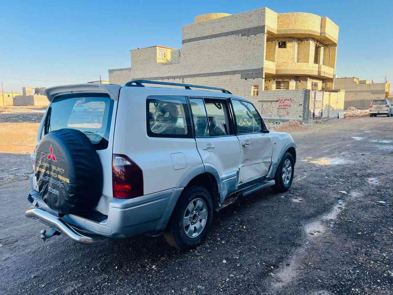 سلام عليكم للبيع باجيرو موديل 2006رقم بابل مشروع وطني تحويل مباشر اخوان سياره تعرضت لحادث طخه بلباب كما موضحه بلصوره ابيع على وضعهه سياره شغاله وتمشي تبريد شغال مكينه 3000مكان السياره بغداد الاستفسار ***********
