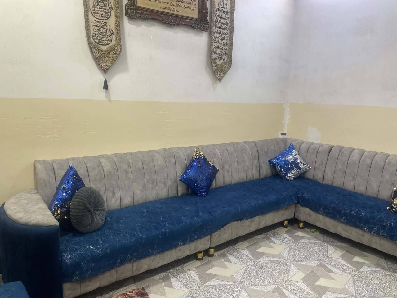 ‏‪***********‬‏
طخم للبيع شغل عراقي السعر 300
نظيف مابي اي عيب
