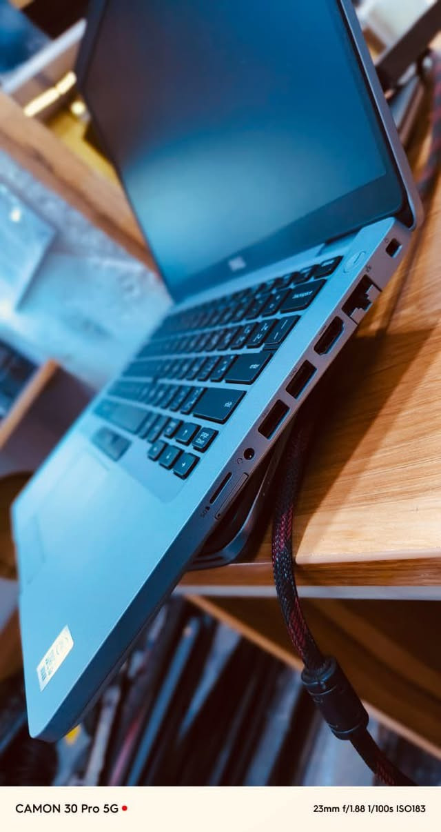 � فرصة مميزة – Dell Latitude 5410 للبيع 🔥

💻 جهاز عملي وأداء قوي مناسب للدراسة، الشغل، والبرامج

✨ المواصفات:
• i5 الجيل العاشر
• رام 8GB
• 256GB SSD سريع
• شاشة 14 إنج FHD نقية وواضحة

📌 الحالة: نضيف جدًا واستعمال خفيف
🚀 سرعة وأداء ممتاز مقابل السعر

💰 السعر: 340,000 دينار

📞 للتواصل: ***********
الجهاز جاهز للفحص والتجربة �
