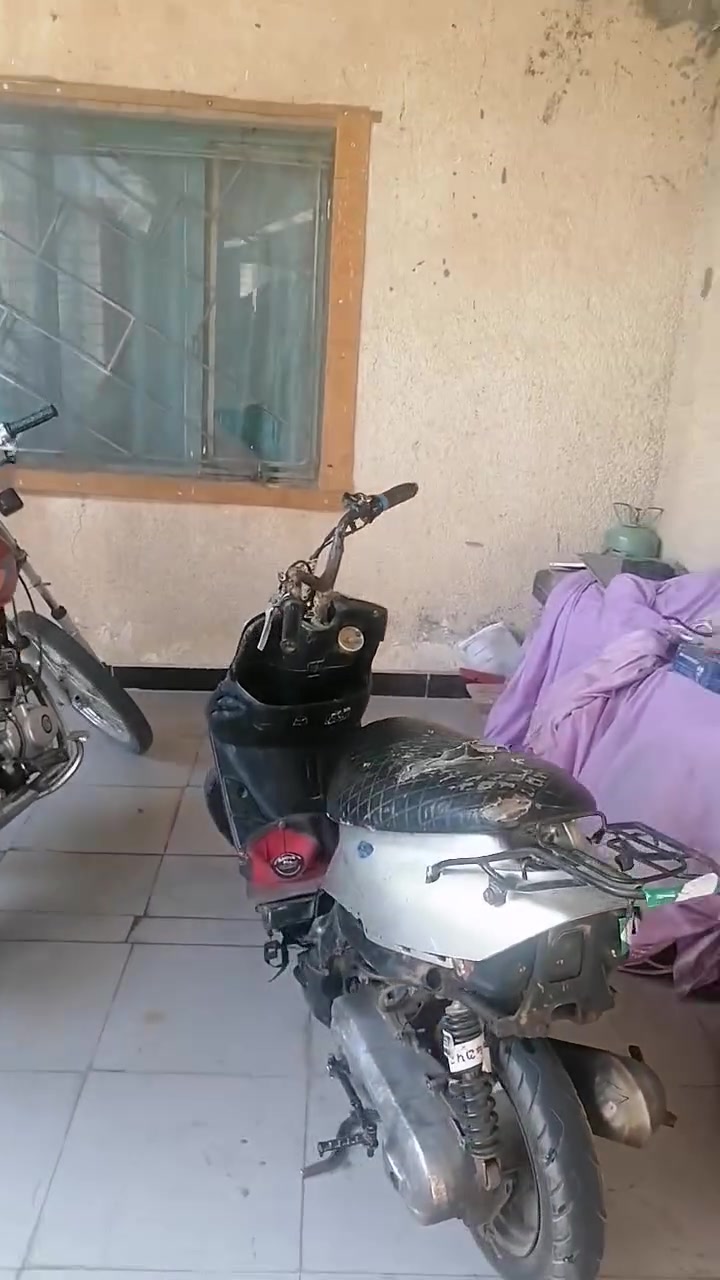 دراجه بي جي نضيفه مامفتوحه لمكينه كفراتها كاملها
بدون ضفيره 
ميسان 
***********بس واتساب
