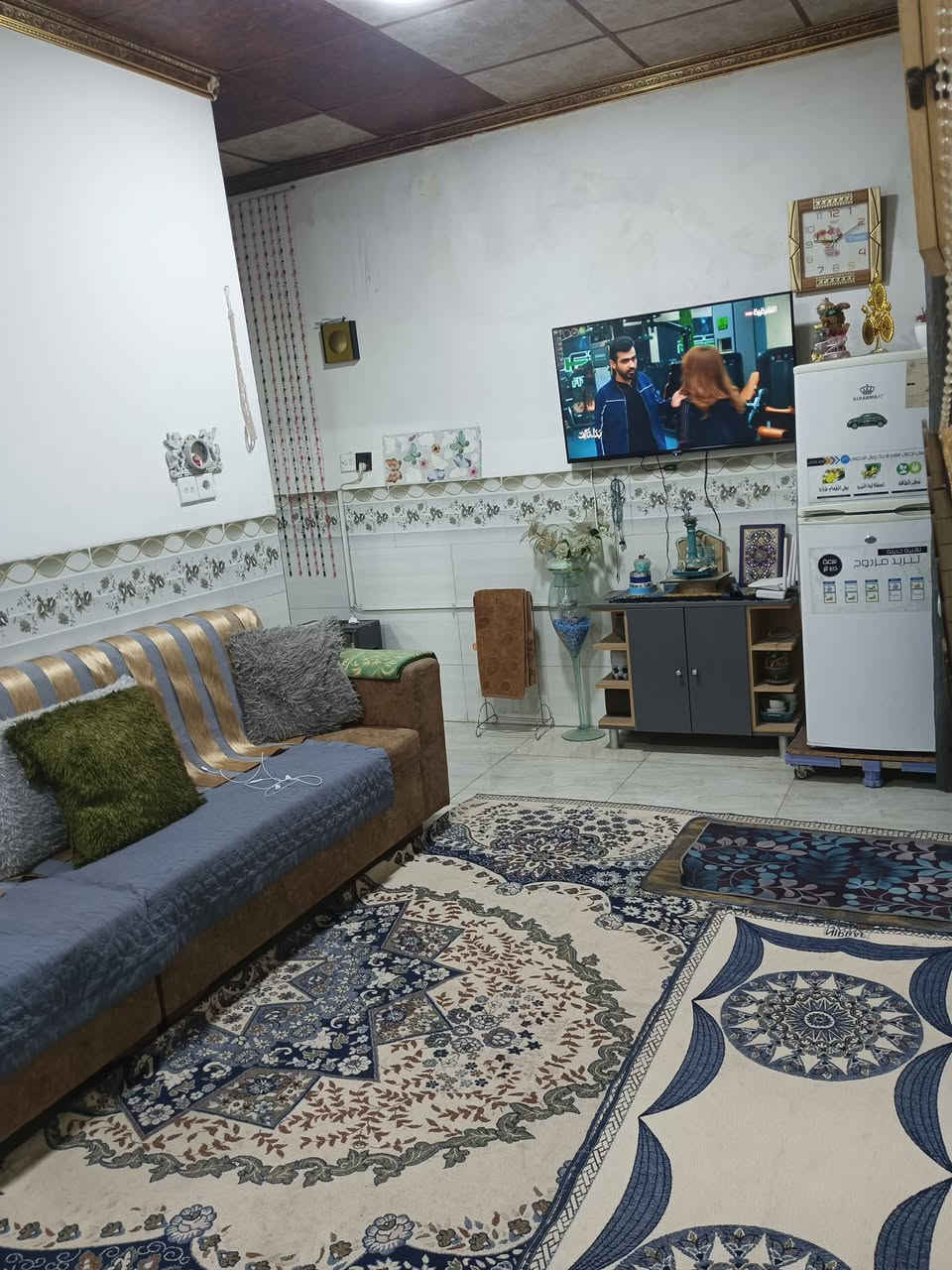 دار للبيع - حي الواسطي  

المساحة 100 متر. بناء حديث 2024 

الواجهة 5. متر. 

نظام دارين (. درج خارجي )  كل طابق يحتوي على 1 غرفة نوم - استقبال - مطبخ - صحيات - صالة - كراج )

هدية مع الدار منظومة طاقة شمسية 8 امبير 

سبلت.عدد2

السعر مناسب جدا 

الـِبــٌرجـــــس لَـلــعـقـار
خبرة تحمي استثمارك العقاري – منذ عام 2004

العنوان📍 كركوك – حي الواسطي
قرب عيادة دكتورة سلوى البياتي

📞 ***********

موقع المكتب 👇
‏https://maps.google.com/?q=35.419258,44.343327

نستقبل عروضكم السكنية والتجارية في جميع مناطق محافظة كركوك

‎رابط الگروب الخاص بمكتبنا 
‏https://www.facebook.com/groups/1485688405145852/?ref=share_group_link
