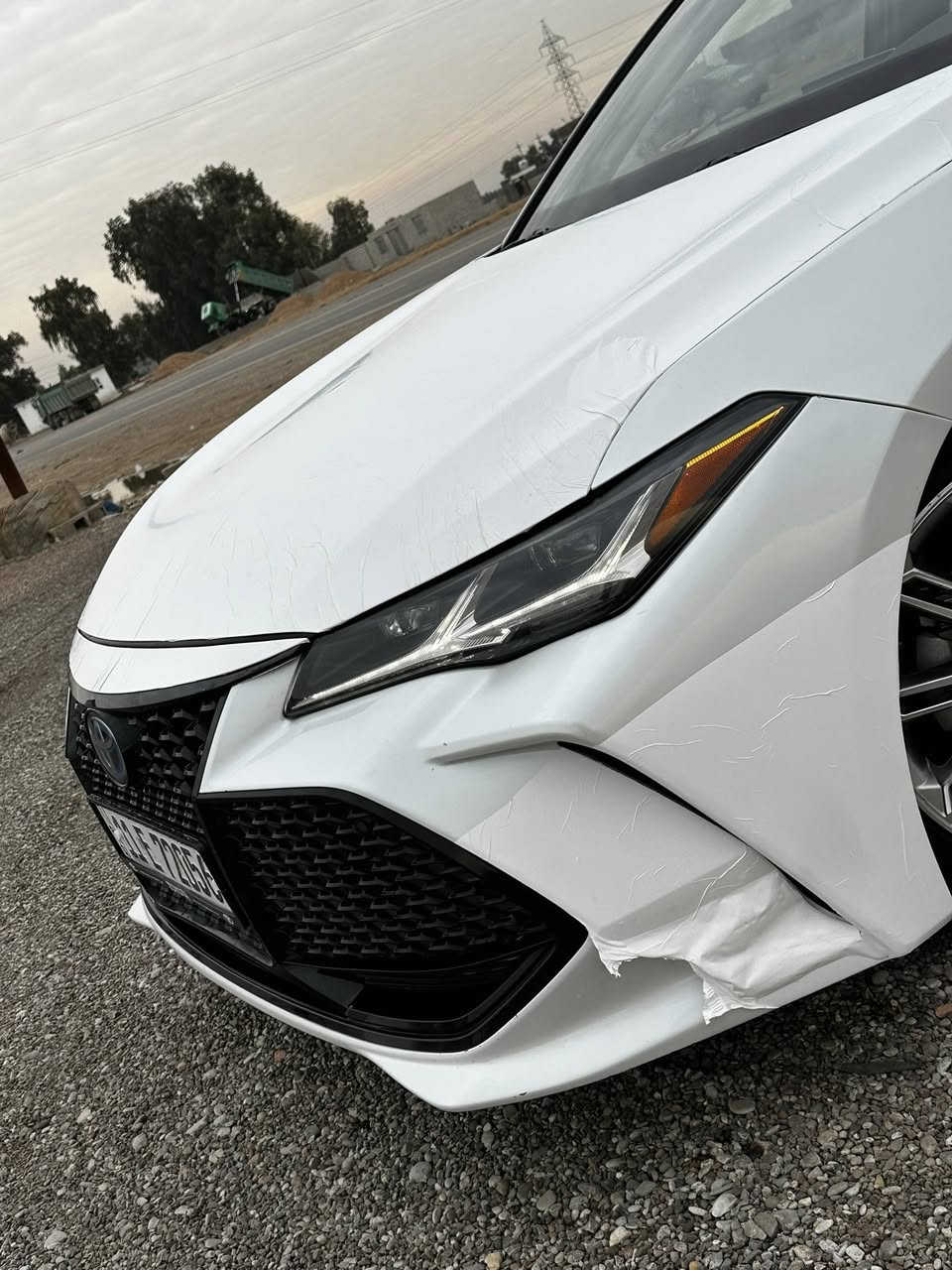 Toyota Avalon 2021 hybrid ￼
هايبرد محرك 2500 
لون ابيض 

رقم بغداد باسمي تحويل مباشر ثاني يوم

السيارة حادثها بنيد فقط تبدل  قبق الصندوك كلير فقط من امريكا 

#المواصفات 

1. شاشه وسطية تحكم كامل للسيارة والاعدادات مع شاشة الكترونية بنظام android auto & apple carplay

.داتا شو لعرض المعلومات على الزجاج الامامي

•فتحة سقف

•اشارات بالمري الجانبية

.لد نهاري

.لايت زينون

.سستم صوت ١٠ سماعات JBL 

.ايرباكات عدد ١١ سليمة بالكامل

.قطعتين تبريد 

. حساسات خلفي امام

.ستيرن فول تحكم ٤ جهات مع خاصية محاكاة وامكانية التحدث مع السيارة لتنفيذ الاوامر عن طريق الصوت

. 4 رادارات 360

.كامرة امامية

.كامرة خلفية

.كامرات جانبية

.رؤية محيطية 360 درجة للمساعدة على الاصطفاف

. دخول ذكي لابواب الامامية

. ترحيب شعار avalon عن فتح الابواب

. هاند بريك بصمة

.بصمة تشغيل

.بصمة ابواب

.خاصية الخروج عن المسار مع تحذير نظام (الخروج الامن )SEA

.خاصية تعديل المسار مع اهتزاز السترين وتنبيه

.قيادة الية 

.حساس مستشعر العين للتنبيه قبل وقوع حادث

.تحديد مسار LDA

.كشنات جلد رصاصي تطريز ملكي مع تخريم 

.كشنات الامامية كهرباء مع مساج

.كشنات امامية بميزة التبريد والتدفئة

.كشنات خلفية تدفئة 

.تكاية وسطية مع حاملة اكواب ومساحة تخزين

. كشن السائق ميمري وضعيتين

.لايت عدسة بامكانية الدوران مع الاستدارة 

.بكلايت لد

.اوتو بارك

.نقطة عمياء BSM

.مساعد القيادة التفاعلي PSM

.ثلاث وضعيات قيادة eco, normal and sport mode

.رادار جانبي

.رادار خلفي

. رادار امامي

.اوتو ستوب

. اوتو هولد 

. شحن وايرليس 

. استيرن متحرك كهرباء ٤ اتجاهات مع هيتر تدفئة للمقود

.المرآة الجانبية تعتيم

٠المرآة الخلفية بخاصية التعتيم

. تطعيمات داخلية صاج ملكي 

.تطعيمات كروم لمقابض الابواب مع زيكا كروم جانبي اسفل الابواب

.سبويلر خلفي 

.ويل حجم19 

.سنتر لوك للسائق والراكب

مواصفات اخرى كثيرة السيارة حيل نظيفة معتني بيها واسخدام شخصي وعليها ادامة مستمرة بالشركة متصرف عليها دينار واحد

مكان السياره ديالى بعقوبه 

السعر 285 بيها مجال   

للاستفسار اكثر الاتصال على الارقام التالية 
***********
