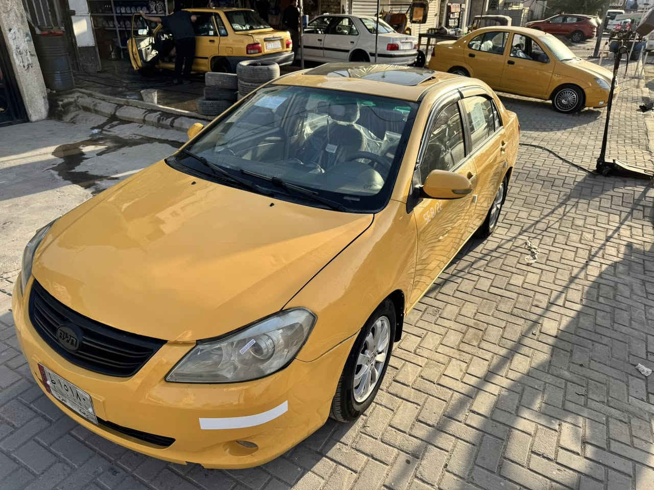 ً
سلام عليكم بي واي دي g3موديل 2014رقم بغداد مصفرة 

كير مكينة صدر تخم تاير كهرباىيات كلة شغال شرط الفحص 

مكفولة من ضربة فقط خشم البنيد وجاملغ صبغ على كدة 

فتحة بصمة تحكم ستير تخم ويل كب كشنات جلد فول 

السعر 51بيهة مجال ***********بغداد الكرخ
