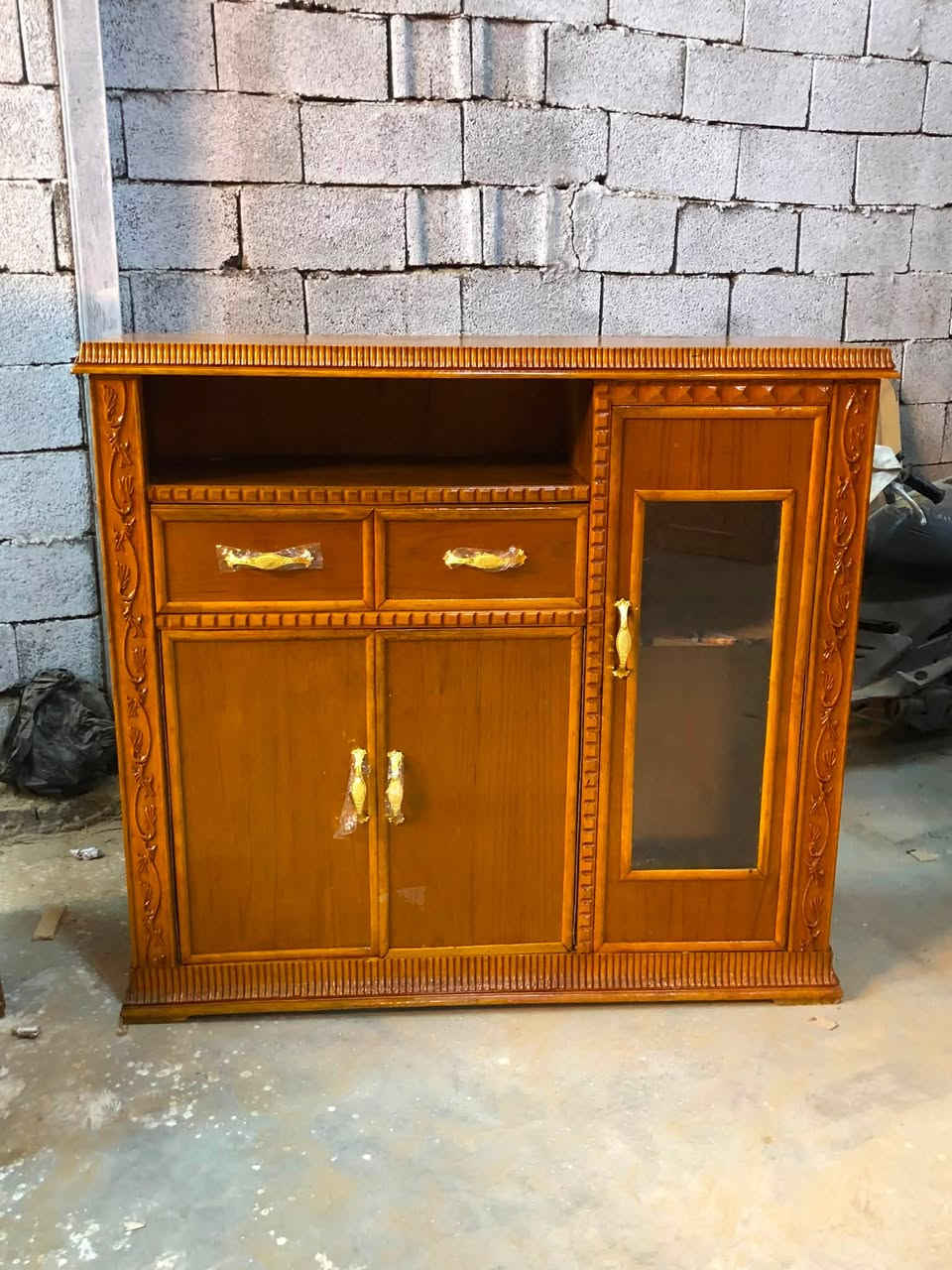 غرفه مستخدمه ٦ ابواب طابقين ملحق نظافتها ٩٠٪؜ داخل وخارج صاج السعر 850 الف فقط واتساب *********** وتوجد خدمة شد ونقل
