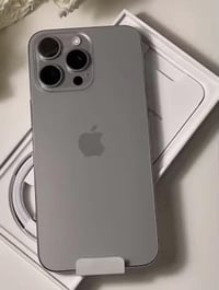 ايفون 15 برو ماكس بطاريه 89 حقيقي الجهاز ممفتوح ذاكره 256 والكارتونه و...