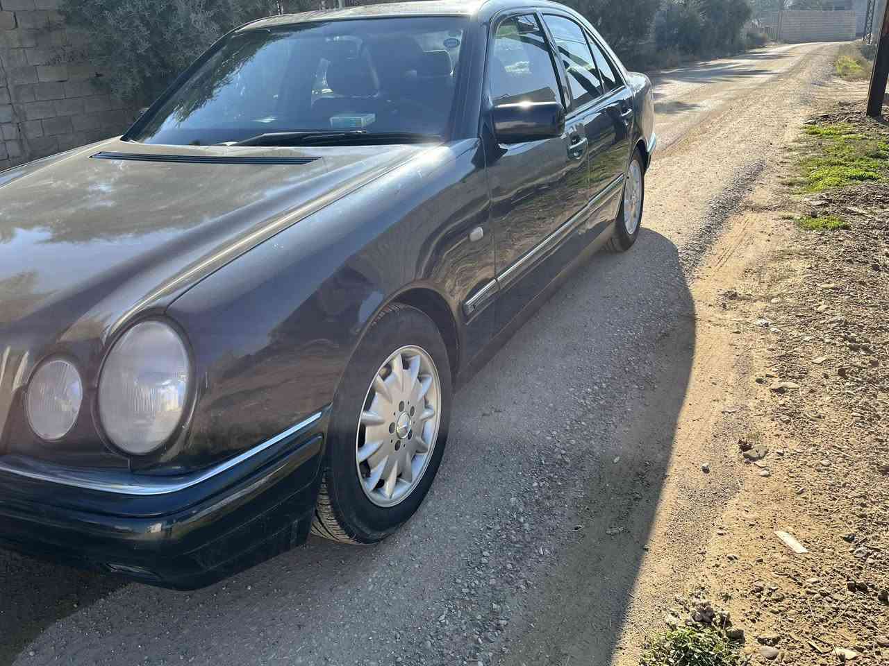 السلام عليكم
مارسدس ام عيوون 🧿🧿موديل 1997 وارد الماني
بدون ضرر صبغ عام جماليه فقط بدون معجون 
محرك كيرر مكفولات لا صرف ولا تبخير 
محرك 3000 ملكه ديلكو 
تخم تاير جديد 
فتحه سلايد 💢
بطاريه جديده ⭕️
كهربائية كامله 💢
تبريد ثلج ❄️ 
قواعد بلاديه سليمه 💢
كشنات جلد تدفى بريد 💢
كراسي كهرباء 💢
جام كهرباء 💢
قطعتين تبريد 💢
رقم سليمانيه الدولي بسمي تحويل ثاني يوم 
العنوان ديالى بعقوبة 
السعر 77وبيها مجال للشراي 
هـ ***********
