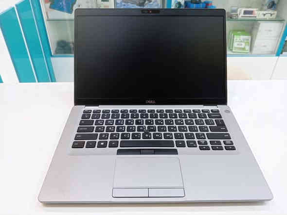 السلام عليكم
لابتوب ديل مستخدم امريكي مال بالة نضيف جدا 
مواصفاته قوية 
المواصفات:
المعالج كور اي 7 الجيل العاشر 
الرام 8 جيجا ddr4
والهارد 256 جيجا ssd
حجم الشاشة 14 انج بدقة عالية جدا 

بالنسبة لنظافة اللابتوب موضحة بالصور 
وبالنسبة لسرعة اللابتوب فاللابتوب سريع جدا 
بطارية ليثيوم قوية من 3 الى 4 ساعات وانطي بيها ضمان اقل شي ساعة كاملة فما فوق 

اللابتوب يحتوي على انارة بالكيبورد وايضا يحتوي على غالق للكامرة للحماية ويحتوي على منفذ تايب سي 

سعر اللابتوب 390 الف وبي مجال بسيط للشراي 
ملحقاته الشاحنه الاصلية 
العنوان كربلاء المقدسة حي العسكري الحر 
رقم الهاتف ***********
عندي توصيل لكل العراق 
وطبعاً اني انطي للمشتري ضمان باللابتوب لمدة أسبوع كامل ياخذ يفحصه وين ما يحب اذا طلع بي اي خلل او عطل ارجعه وانطي فلوسه.
