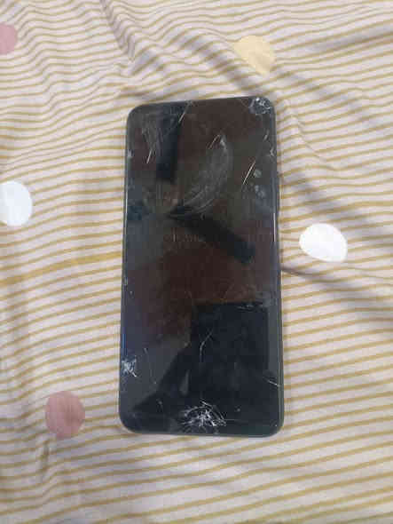 جهاز هواوي y9a للبيع شاشه مكسور جهاز شغال مابي عيب بس يرادله شاشه سعر جهاز 40 الف رقم ***********
