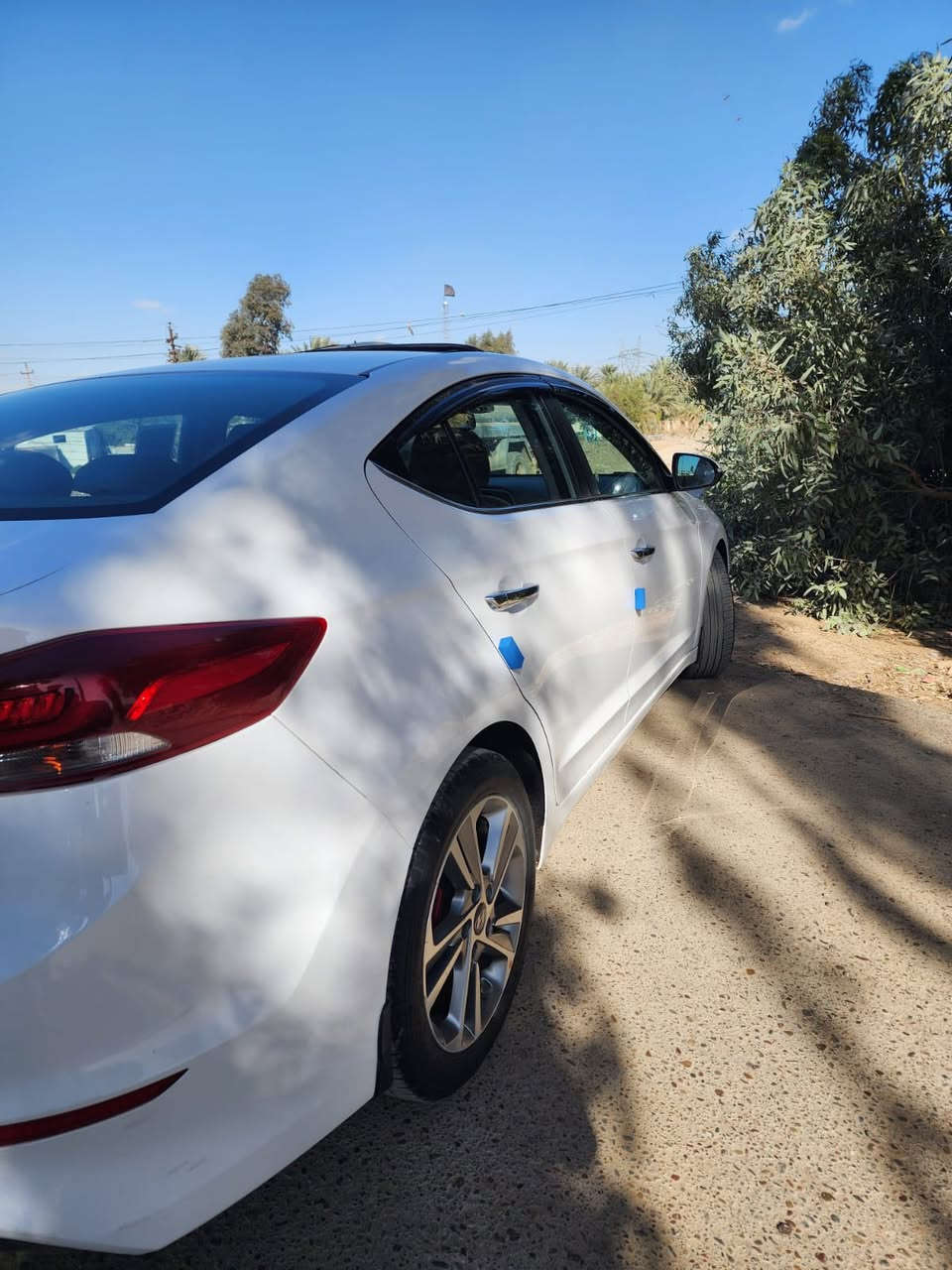 #السلام عليكم
يرهم مراوس
 النترا خليجي موديل 2017
 ايراني 
فول مواصفات واحد على واحد بصمه 
بصمه ابواب رادار نقطه عمياء 
السيارة فتحه 
وبيها هوايه مواصفات 
العنوان بغداد الرشيد
السعر148 
***********
