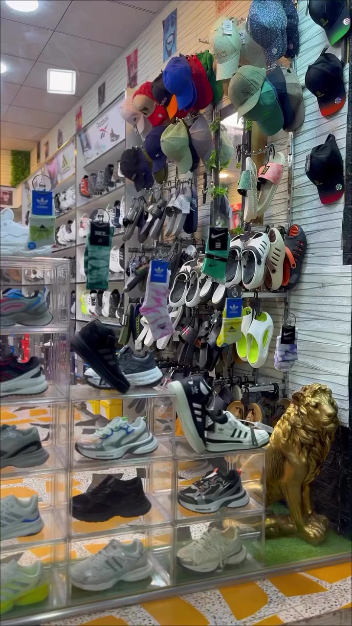 رمضان مبارك ☪️ 🤍🌿
🟢"تم اختيار كل قطعة بعناية لتعكس أناقتك."🟢 
(( مع الكفو للأحذية ,تألق بإطلالة لا تُقاوم )) 🔥💣
🗺️ : الانبار 🔹هيت 🔹شارع باب الحارة #صعوداً 📈مجاور (( ازياء صلاح الجبوري ))✨💕
تخفيضات 10٪؜ على مدار السنة🌀🤗 
#توصيل:2000 دينار لجميع مناطق العراق 🚀🇮🇶
واتساب: 📞*********** 
آنستا :☯️_0782⁩
