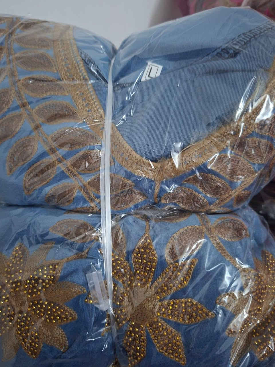 #السعر 6 الف بلاااااششش
#دشداشه قديفه جلد #الغزال مطرز وستراس 
L ...xl....xx
 متوفر #الوان فول نزاگه 🏃🏼‍♀️🏃🏼‍♀️
للحجز واتساب ***********
