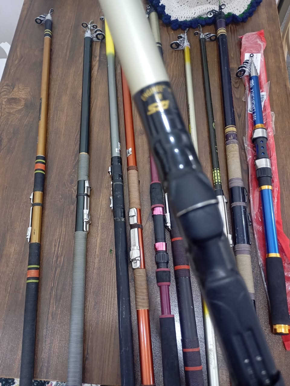 اعواد قياسات مختلفه 
نضافه 90 %
مابيهن اي ضرر فقط مستخدم باله 
العدد 11 قطعه 
سعر القطعه 10الاف فقط 
توصيل موجود 
وتساب ***********
