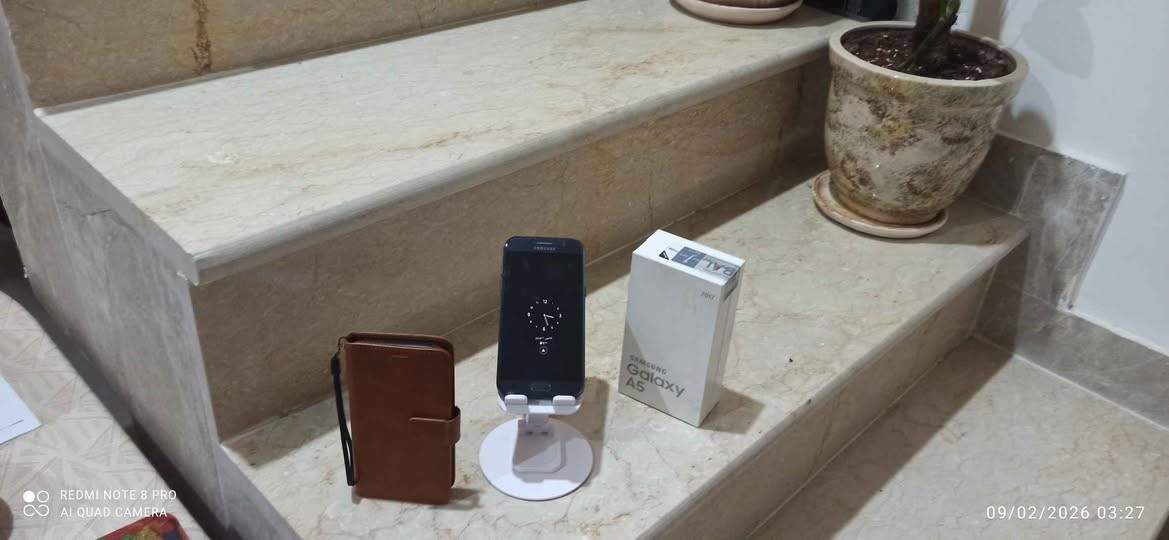 هاتف سامسونج جلكسي A5 ياخذ شريحتين يدعم تقنيه 4glit
 بصمة بزر الشاشة
 ضد الماء معيار ip68
 الشاشة سوبر اموليد
 ايضا يدعم تقنيه  Always Display
الذاكرة ٣٢ وتكدر تخلي رام بيه اضافي 
الجهاز بيه فطر بسيط أسفل الشاشة ما مأثر على صورة العرض ولا اللمس 
السعر 75 وبیه مجال 
مکانی نجف النجف, العراق


**إذا كنت صاحب هذا الإعلان وتريد حذفه لأي سبب، رجاءا أرسل رسالة إلى الدعم الفني**