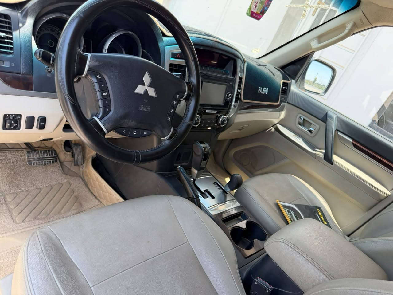 باجيرو ٢٠١٨ رقم اربيل 
كفاله عامه 
رقم انكليزي سنويه للا٣٠
فول مواصفات حبتور 
السعر ١٧٣
للاتصال ***********
مكان سياره حله
