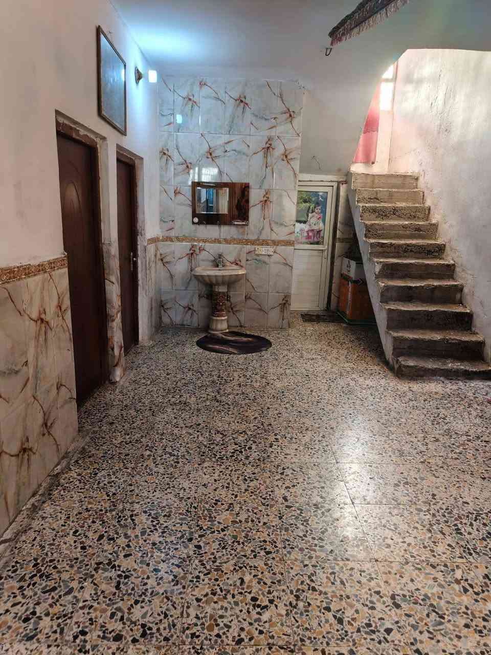 ***********
بيت للبيع 175متر بمنطقة الكماليه خلف مدرسة النابغه الطابق الاول استقبال ومطبخ وصاله وغرفتين نوم والطابق الثاني نفس بناء الجوه مكلف بالنشر وهذا رقم صاحب البيت يوجد علوات ساب

