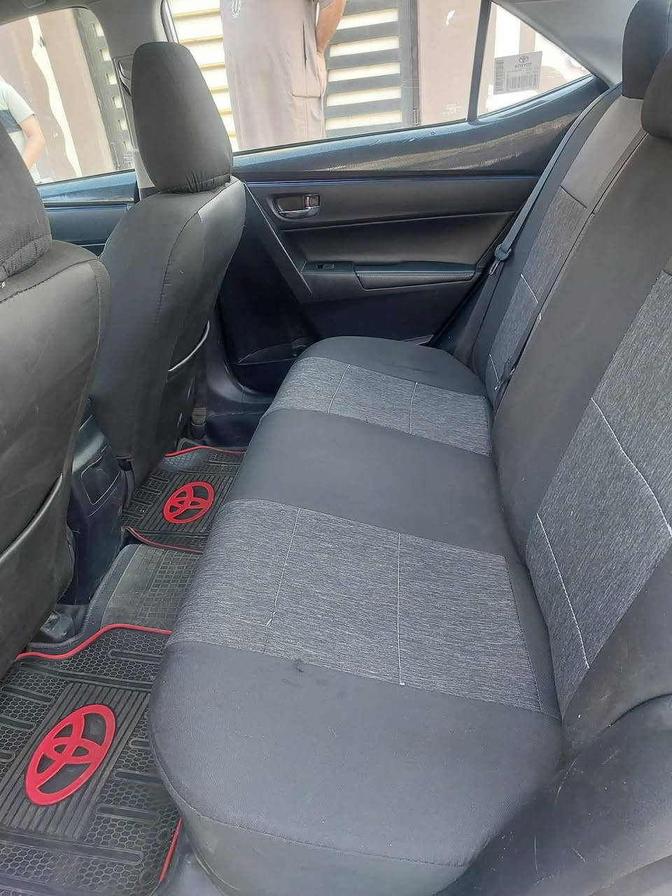 سياره للبيع موديل ١٧ موصفات SE مكينه ١٨  بس نتقص دهن قليل بلا صبغ بس بيه مكانات بارد وصور موجوده  رقم بغداد  ومكان بل موصل بل ايسر  والاستفسار التواصل على الرقم ***********  وسعر 140$ وبيها مجال
