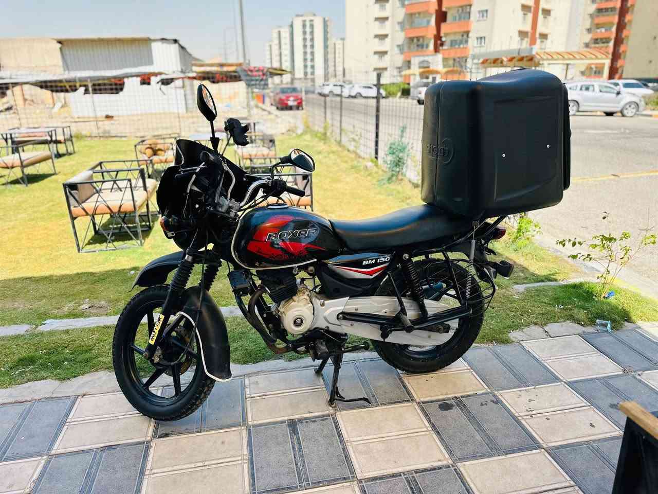 سلام عليكم بوكسر جبلي موديل 23 محرك نضيف شلعة قوية 
اوراق مزاد تكدر اطلع اوراقها نضافتها 95% السعر مليون قفل مكان بغداد
الرقم ***********
