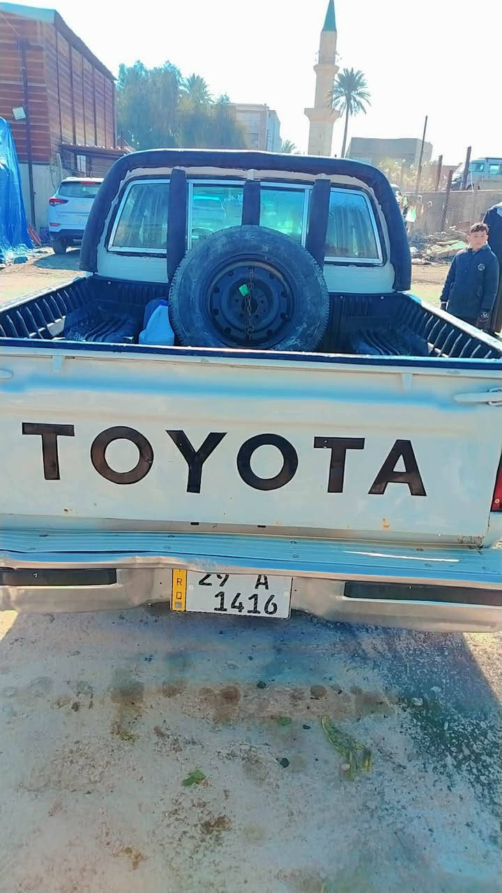 السلام عليكم من رخصة الادمن 
بيكم تويوتا موديل 89 للبيع محرك كروسيده رقم واسط دولي 
شرط التحويل مصبوغة عام للجمالية تخم تاير بطارية جديده 
السعر 52وبيها مجال العنوان بعقوبه بهرز للاستفسار الاتصال ع 
الرقم ***********
