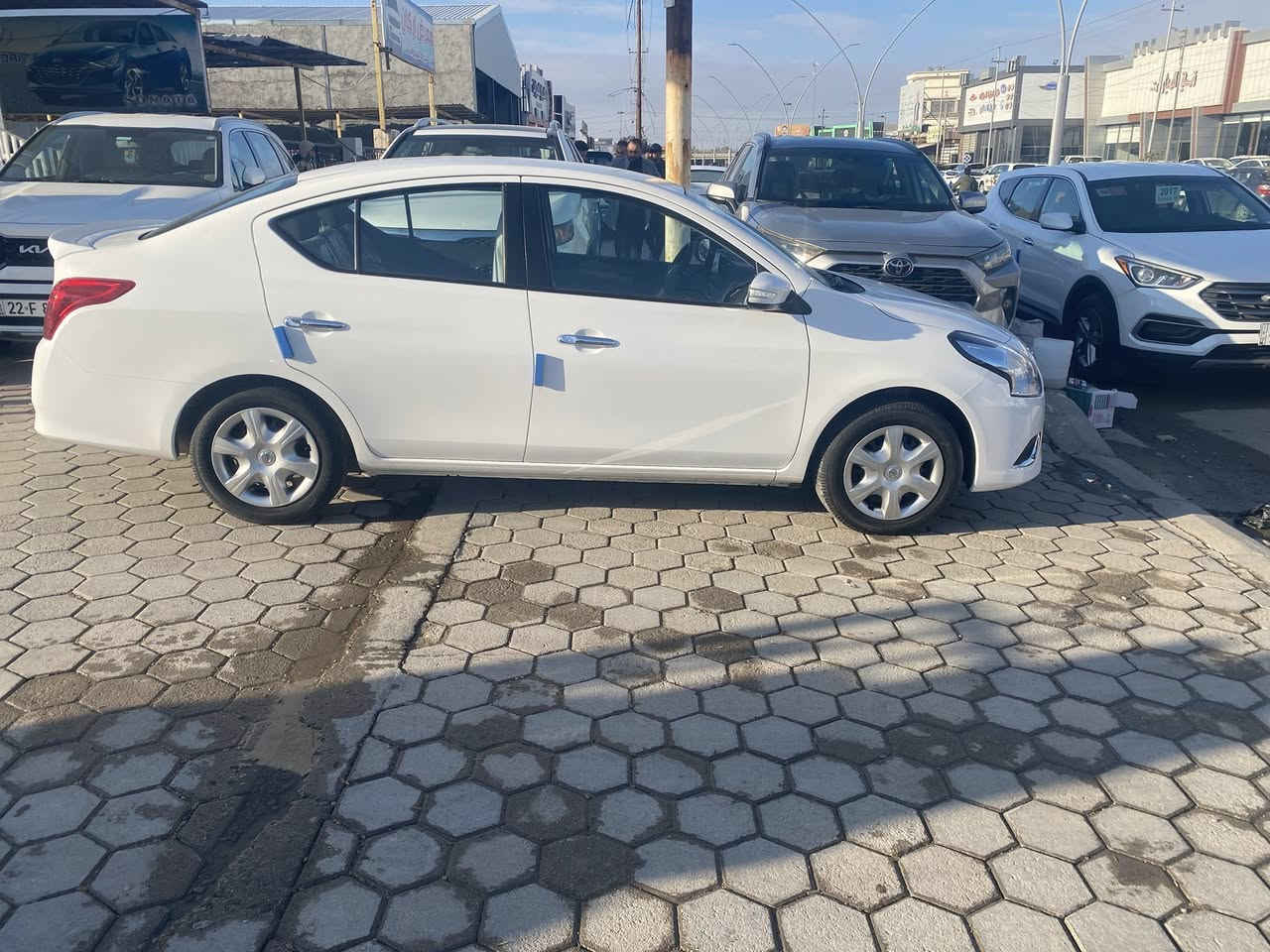 السلام عليكم 
اخواني 
نيسان سني 
الموديل (2024)
كفاله من جكت الابرا 
ماشيه (20) فقط 
الموصفات 
شاشه عاليه تاب 
كأمره دواره 
تبريد قطعتين 
مري شفط 
اشاير بل مري 
تحكمات فول 
جديده بوضع الشركه
هزه وفحص ورقام كله جديده
عنواني الأنبار الرمادي 
السعر (125)
***********
