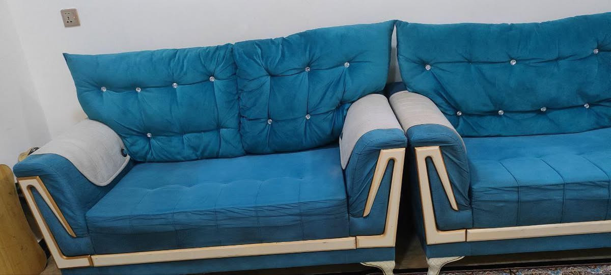 السلام عليكم ، تخم مستخدم بس جديد ما بي أي ضرر ، 3 قطع 2 حجم كبير 1 الوسط ، 8 مقاعد 
العنوان بغداد الدوره الميكانيك
السعر والتفاصيل بالخاص .


**إذا كنت صاحب هذا الإعلان وتريد حذفه لأي سبب، رجاءا أرسل رسالة إلى الدعم الفني**