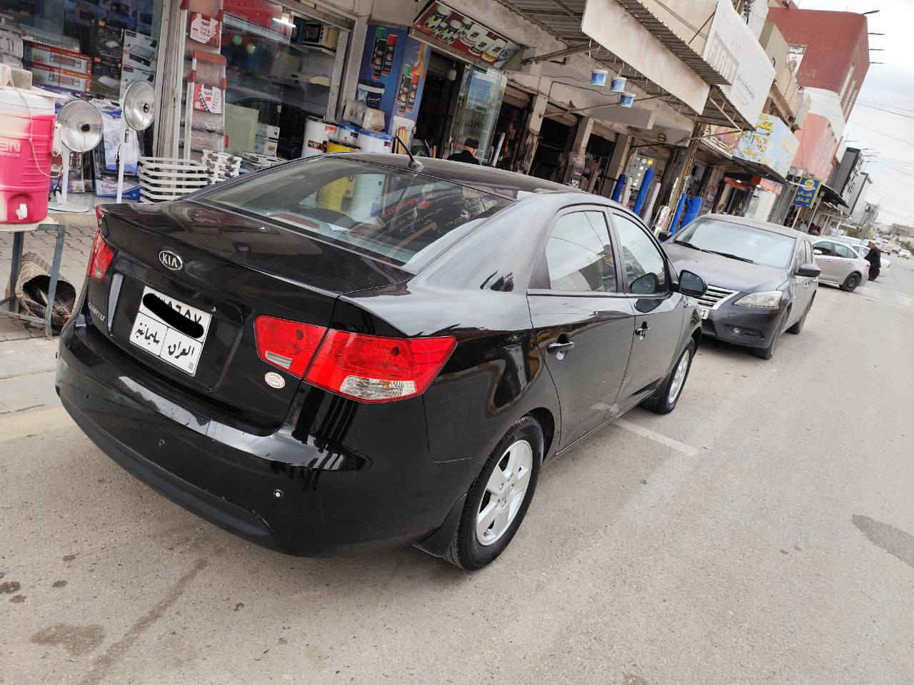 سلام عليكم 
كيا سيراتو موديل 2013
گيرو مه كينه به شه رت 
گير ئوتو عادي 
118 هه زار روشتوه 
بي سبوخ يه ك جاملغي سارده 
سه ياره كه يه ك ده سه 
سه نه وي به سه ر جوه 
جوار تايه ي تازه يه 
پاتري تازه بي ته قه و ره قه
***********
*********** كركوك, العراق
