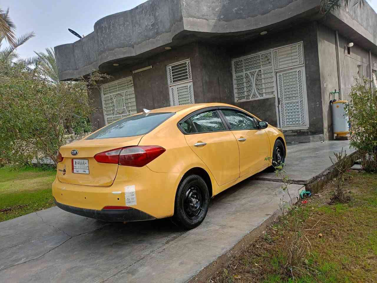 ياالله السلام عليكم كيه فورتي وارد أمريكي موديل ١٥ ضرر أمريكي بنيد بدون دواخل بدون ارباك مكينة ٢٠٠٠ دوش لاصرف ولااتبخير تبريد ثلج خير من الله صدر امامي خلفي جديد سياره احله من صوار مال جني سعرها ١٠٣ بيه مجال لطيبين مكان ديالى بعقوبة رقم اتصل على صاحب سياره *********** رقمه بغداد
