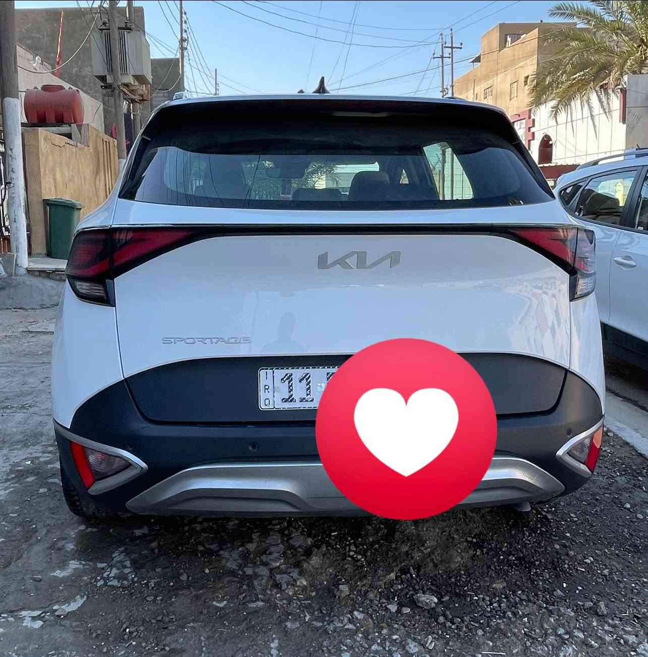 كيا سبورتج  فول واحد على واحد 
موديل2024
ضمان شركه الدوليه 
خليجي سنوية باسمي 
تحويل ثاني يوم 
رقم بغداد مكفولة كفاله عامة عدا رصعه بالنيد ماتبين بالصور ورصعه بالباب الخلفي عكس السايق
مواصفات
محرك 2000 دوش
بصمة عدد 2
بانوراما
بصمة ابواب
 تشغيل عن بعد
سايدبريك كهرباء
نقط عمياء
مقاعد كهرباء
صندوق كهرباء
حساس امامي خلفي
تبريد امامي خلفي
عداد سرعه digital
فول تحكمات ستيرن
منافذ شحن تايبسي خلفية بالكشن 
شحن وايرليس
اريل GPS
الترحيب عند الاقتراب من السيارة
مقاعد الامامي  ( هيتر )،
ستيرن تدفئه ( هيتر )
شفتات ستيرن
مانع انزلاق 
نظام اوتوهول
ثلاث انظمة قيادة ECO-sport- normal
رادار جانبي بالمرايه الجانبيه مع تحذير صوتي
رادار امامي
نظام استشعار الحركة عند فتح الابواب
‏(Boomerang LED DRLS) نظام الاناره الامامي
الشاشة كار بلي 
كاميرا خلفية
مكان السيارة بغداد نواب الضباط
سعر 218
الشراي يتصل ***********
