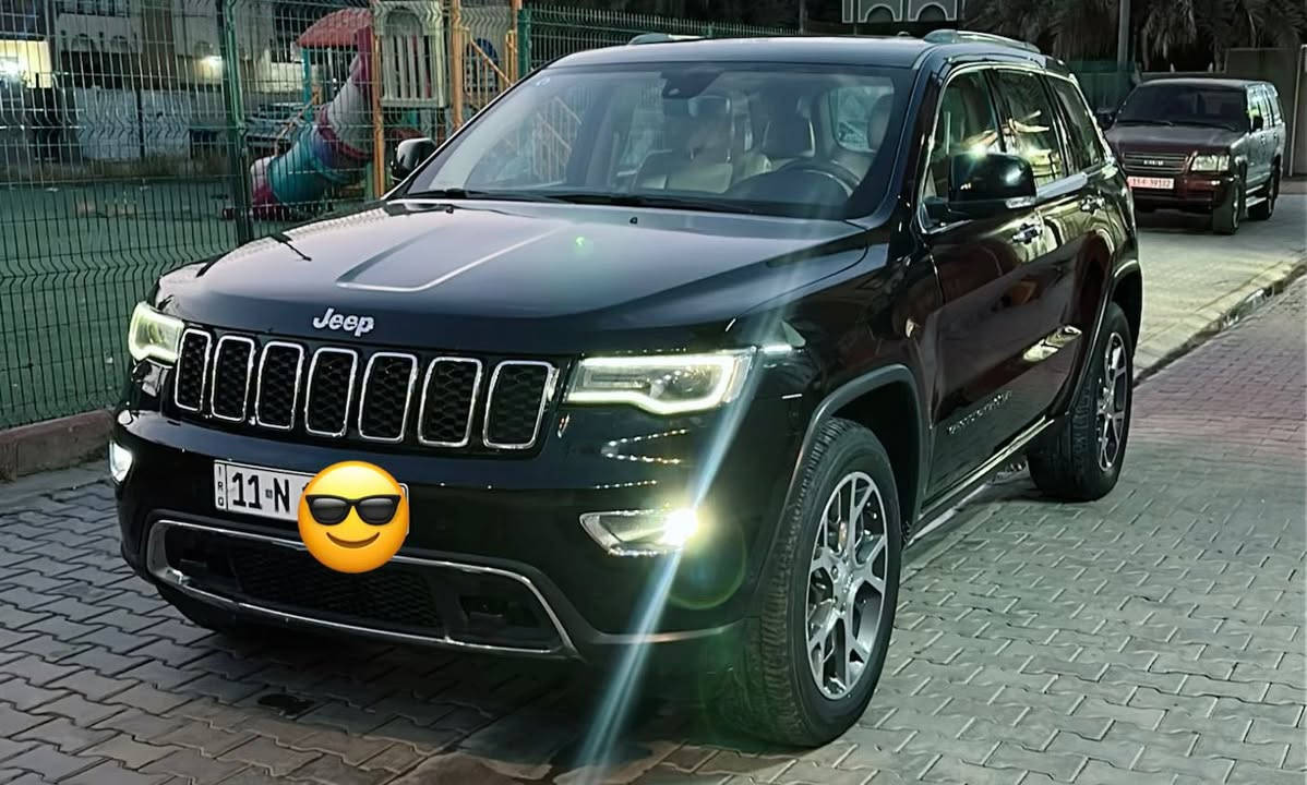 بسم الله الرحمن الرحيم 
من رخصة الادمن 
Jeep Grand Cherokee 
Limited Plus 2019
جيب كراند شيروكي 2019 لمتد بلاص خليجي لون أسود وكالة ليث العبيدي رقم بغـــداد سنويه وهزه جديده بسمي 
لايت زنون 
محرك 6v
فور ويل متعدد الوضعيات 
نظام  /ايكو Eco/ونظام Sport/و Auto Stop لتقليل صرف الوقود 
شفتات استيرن /تحكم استيرن 
شاشه وكامره دواره /شاشه بالكشنات 
 David /شاشه كاربلاي وبلوتوث 
حساس امامي خلفي ورادار جاني وخلفي 
فتحت سقف بنروما 
مخارج USB 
كراسي جلد اوفايت امامي كهرباء حار بارد والخلفي حار 
دبل هوك امامي وخلفي 
دبل كزوز 
ويل كب حجم 20مع تخم تاير دنلوب 
ماشيه 121كم 
ملاحضه/ صار بيه صبغ بالجنطه يمي الرقم دحجه وانصبغت بدون داخل وبدون فتح بدون ايرباك 
للبيع او مراوس حسب القناعه 
السعر 260$بي مجال بسيط 
للاستفسار التواصل على الرقم او على واتس اب 
*********** 
***********
تحياتي للجميع
