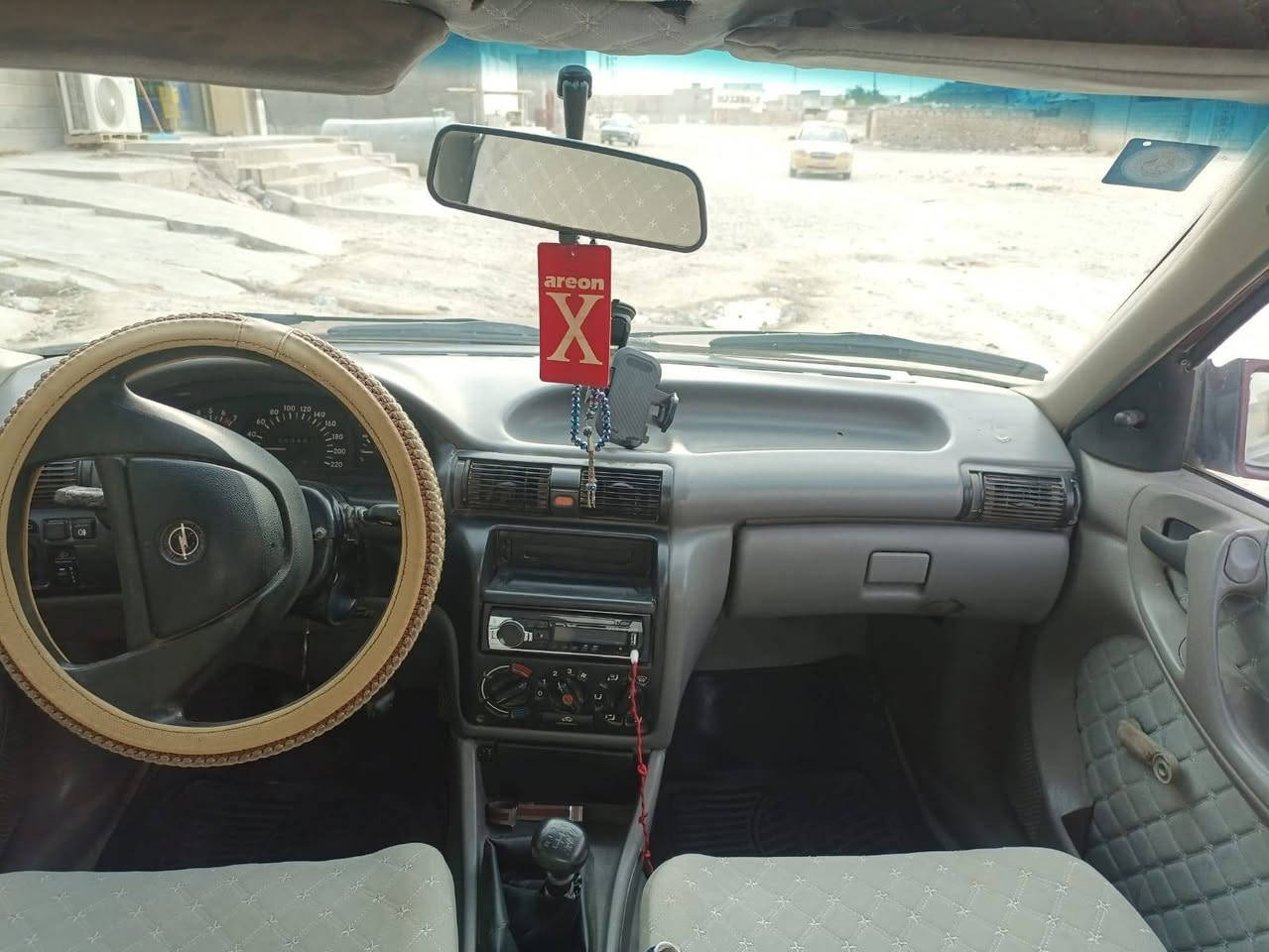 مكلف بالنشر سياره استره للبيع موديل 94 محرك 1600كير عادي گير ومحرك فول  رقم ادياله  انكليزي بسمنه مصبوغ عام سياره حلوه السعر 33بيها مجال بسيط العنوان سامراء ***********
