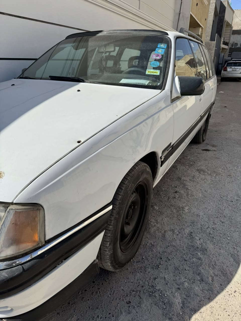 السلام عليكم
اوبل 92

مكينه 2400

جاهزه كير ومحرك خير من الله السياره جاهزه من كلشي

كهربائيات كلها شغاله

مابيها خياس بيها بس صبغ شويه بالتكم 
رقم كركوك مشروع وطني 
مكاني الدوره 

***********
