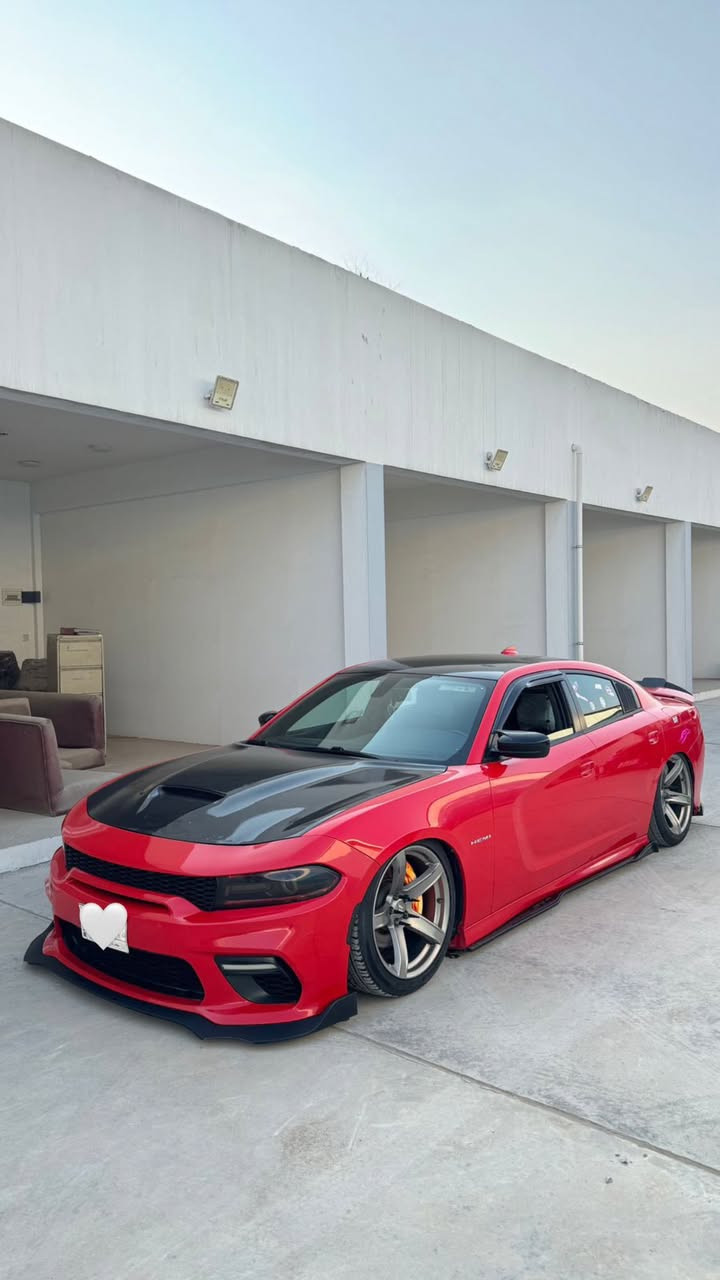 بسم الله
جارجر 2020  super track pack RT
رقم بغداد مشروع وطني
 تحويل ثاني يوم 
ماشيه 30 الف ميل 
بغداد /البلديات 
حادثها دعاميه فقط وبيها بارد بالبنيد قليل كلش وملاحضات بسيطه 
مواصفاتها 
شاشة جبيرة 
شفتات ستيرن 
كشن السايق كهرباء 
حساسات خلفية 
شاشة كار بلي 
وبقية مواصفات RT المعروفة 
 السياره ستوك بس عليها اضافات بسيطه 
تفريغ بالكامل وملحقاته 
بوابوات يم علي الوادي اصلي 
دبات سود 
جكات S3 اخر اصدار 
زنون عدسه اصلي
اوريكال (لد متغير ) خارج السياره وداخل 
تغليف قماره وصندوك اسود 
لحايه +سبايدرات مع اضافات بسيطه متسوه تنذكر 

الي تفيده يتصل ع ***********
(((غير متواجد على النت اتصال فقط )))
