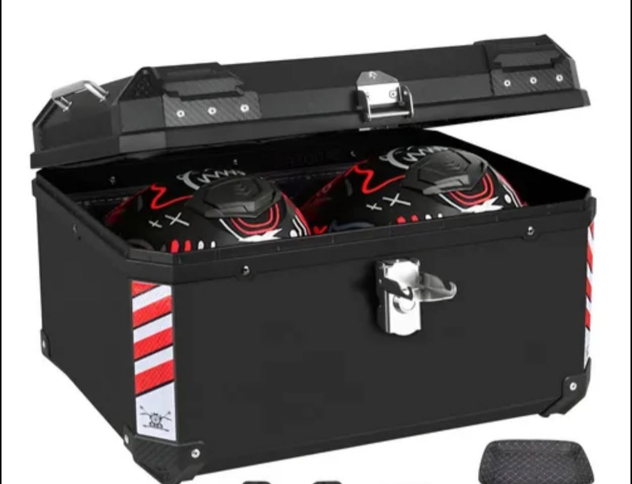 صندوق دراجة نارية حجم كبير 65 لتر 

التفاصيل:
مال دراجة نارية، النوعية الممتازة والقوية.
• الحجم: 65 لتر (حجم كبير جداً، يشيل خوذتين وبراحتك).
• الحالة: جديد (نضيف كلش ومثل ما موضح بالصور).

• المواصفات:
• قفل أصلي مع مفاتيح عدد 2.
• ضد المي (Waterproof) وعازل للرطوبة.
• زوايا محمية ضد الصدمات.
• يجي وياه يدات وشريط فسفوري عاكس للسلامة.

سعر ٨٥ الف 
توصيل موجود

@highlight


**إذا كنت صاحب هذا الإعلان وتريد حذفه لأي سبب، رجاءا أرسل رسالة إلى الدعم الفني**