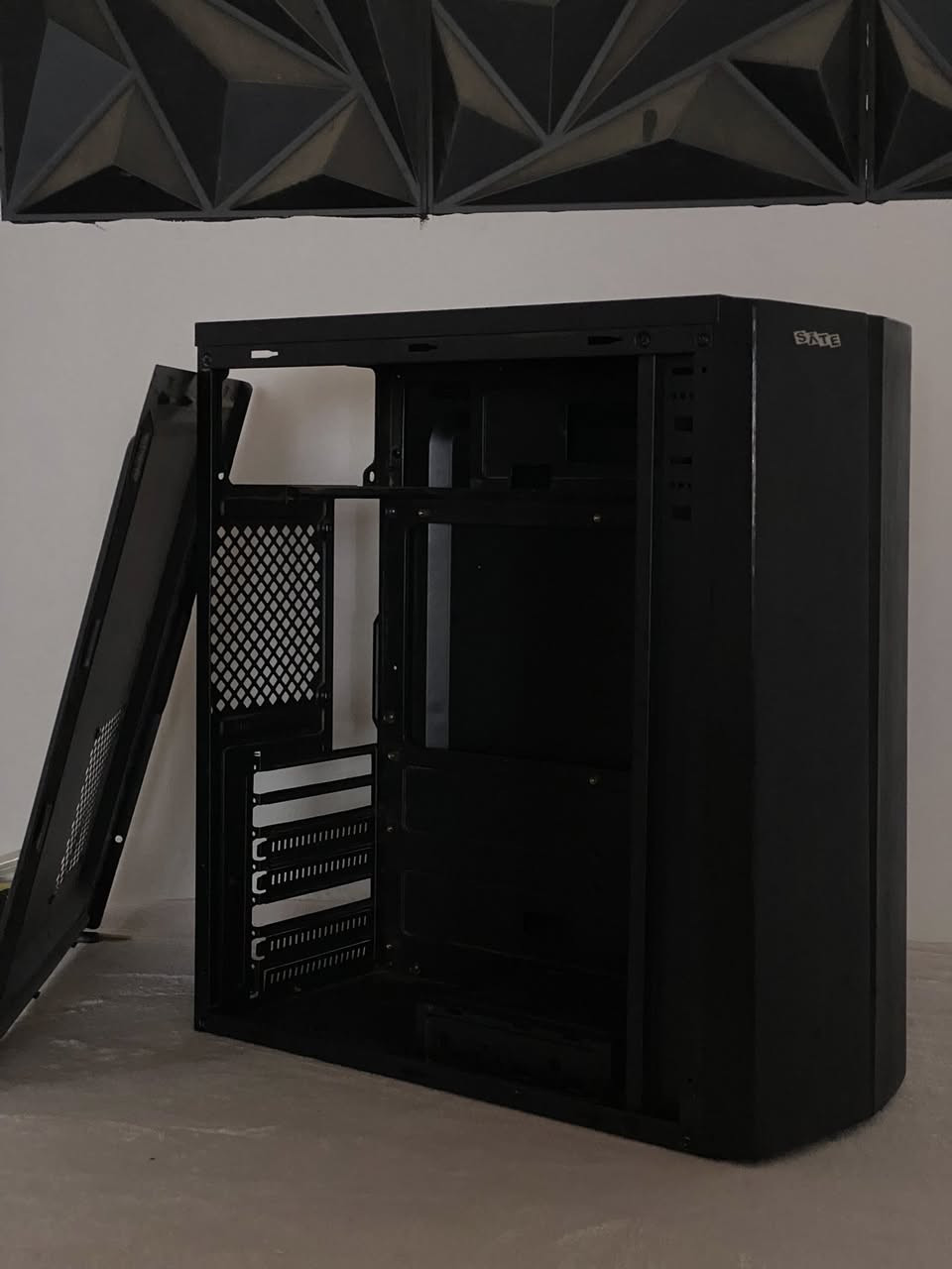 السلام عليكم حبايب
قطع واكسسوارات للبيع

شاشة شاومي g24i
IPS
حجمها 24
معدل تحديث 180hz
سرعة استجابة 1ms
وعليها طبقة مات متعكس الاضاءة
سعوها 135الف

كيس مال اهلنا
بدون فان
بي اظاءة امامية 
سعره 25الف

كومبو
I7 4770
H61 gigabyte
Ram16
رام اضافي 4*4=16 
كلهم 80الف

هارد
Ssd 240g
سعره 25الف

هارد
HDD 2t
سعره 40الف

بوردات فحم
H610
H110
اطي سعر بالعافية

توصيل موجود جميع المحافظات
مكاني ناصرية مركز
اتصال ***********
ادمن🤎🖤
