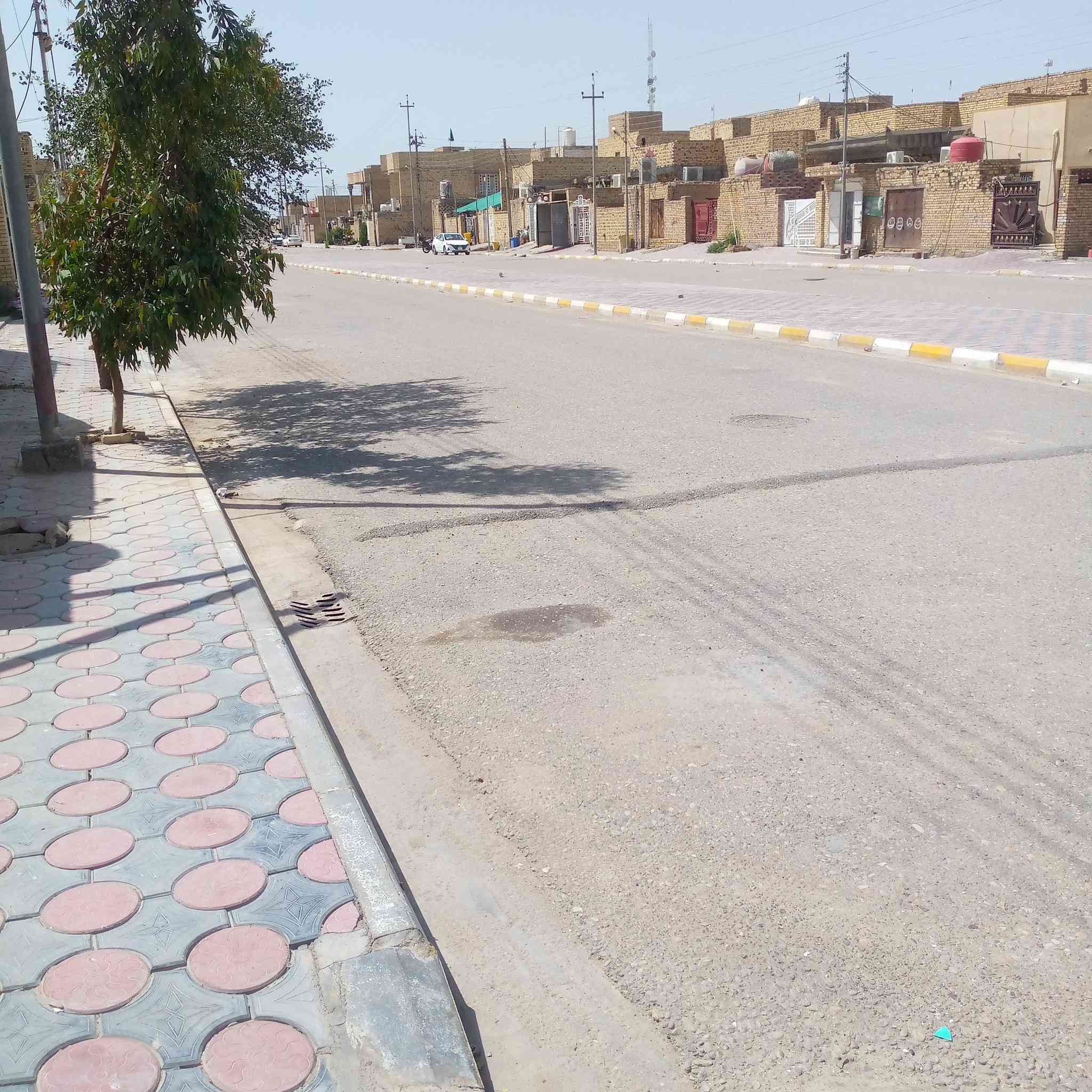 سلام عليكم بيت للبيع منطقه حي الاحرار طابو مساحه 200م ع سايدين شارع 30 بناء حديث للاستفسار ***********
