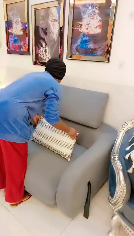 السلام عليكم
تخم تركي مودرن الاصلي نظيف جداااا ...
سعر الشراء بمليونين و٨٠٠ 
سعر البيع مليون و٢٠٠ وبي مجال بسيط 
مكانه بغداد


**إذا كنت صاحب هذا الإعلان وتريد حذفه لأي سبب، رجاءا أرسل رسالة إلى الدعم الفني**