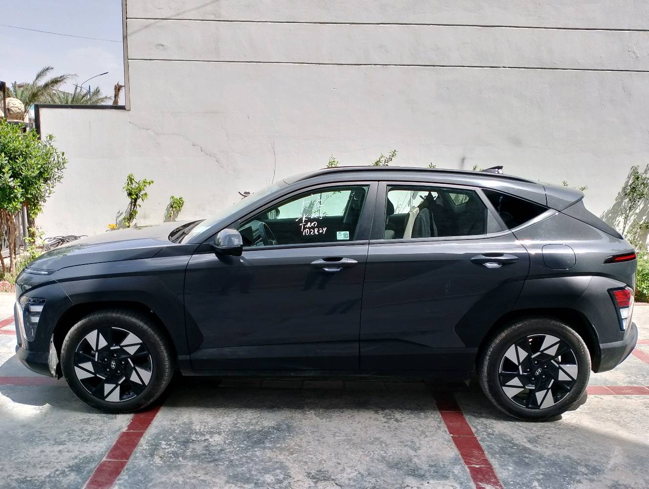 هونداي كونا 2024 وارد امريكي 
ماشيه  25 رقم بغداد باسمي 
السعر 165

🟢مواصفات
🟢 محرك 2000 دوش
🟢 بصمه تشغيل + تشغيل عن بعد
🟢 هند بريك بصمه 
🟢 شاشه دجتل متصل اندرويد وكار بلي  
🟢 كامرة خلفية دوارة ثلاث وضعيات
🟢 كشن السائق كهرباء
🟢 رادارات اماميه وخلفيه وجانبية 360°
🟢 تحديد مسار  وتحذير عند خروج عن الخطوط+ توقف ذاتي عن الاقتراب 
🟢  انضمه قياده درايف مود
🟢  اوتو هولد + نضام صعود منحدرات 
🟢 نقطة عمياء +اشاير بالمري 
🟢 تبريد بيانو مناخي منفصل قطعتين امامي وخلفي
🟢 شاحن واير ليس وتايب سي
🟢 فول تحكم ستيرن 
🟢 اوامر صوتية
🟢ويل كب حجم 18 
🟢استيرن رجاج عند الاقتراب من سياره

الضرر بالجاملغ الامامي ايرباك سليم صور الحادث بالمنشور سيارة جديدة استخدم شخصي
التواصل *********** متوفر واتساب 
