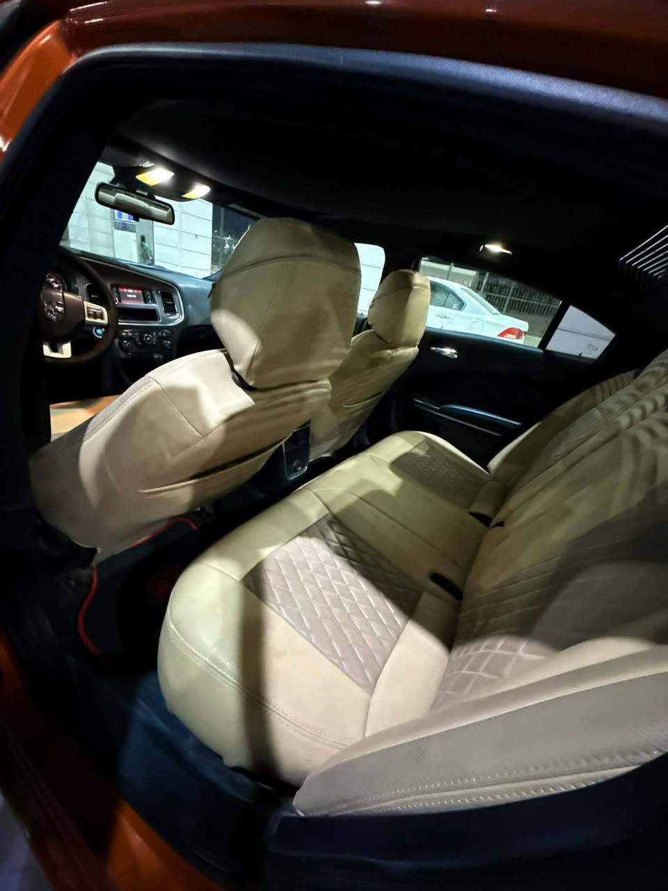 السلام عليكم جارجر موديل /13
السياره داخله كلين بس هنا بل عراق مبدل جاملغ امامي وبنيد  والجاملغ الثاني كلير السياره جاهزه من مكنيه من حداديه من كلشي  وتريك البصره  السياره مكانه بابل مركز المدينه  السعر 130وبيه مجال ‏‪0780 000 2740‬‏
