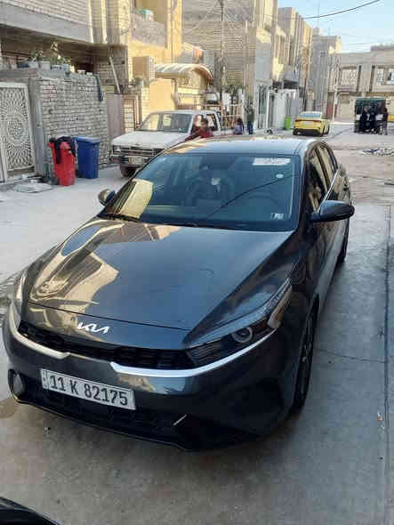 السلام عليكم فورتي 24 ماشيه  8 الف مواصفات Ex حادثها مثل ما واضح بالصور بيه صبغ باب خلف السائق وهلال الجاملغ مكان السياره بغداد سعر ١٦٥ وبيهه مجال قليل 
الرقم ***********
