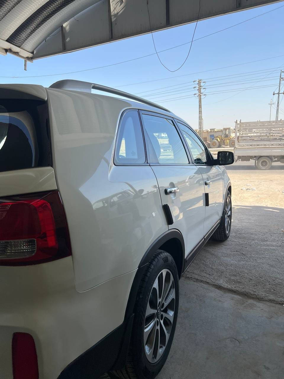 کیا سورنتو خليجي 2014 وارد خليجي . محرك 2400. سبعة راكب . تحكم ستيرن کامل
حساسات امامیه . حساسات خلفية . كاميرا خلفية . تبرید ۳ قطع . کشنات قماش عسلی . اشارات مرايات جانبيه . ویل کروم . دشبول اسود کامل .   . مثبت سرعه . 8 ایرباکات .بيجي . مرايات شفط . اشارة ترحيب . 
5 ويل حتى السبير 
الويل 19 كروم المرغوب بصمة تشغيل . بصمة ابواب. انارة داخلية . رقم اربيل ساقط . کیر و محرك مكفولات . 
السيارة بأسم كردي تريد وكاله جاهز تحويل جاهز 
السيارة ماشية 187الف  ، خليجية بيها
بحافه الباب صبغ وبارد + الدوسه كلش ضرر خفيف جدا حتى ماسويته   
العنوان/الديوانيه


**إذا كنت صاحب هذا الإعلان وتريد حذفه لأي سبب، رجاءا أرسل رسالة إلى الدعم الفني**