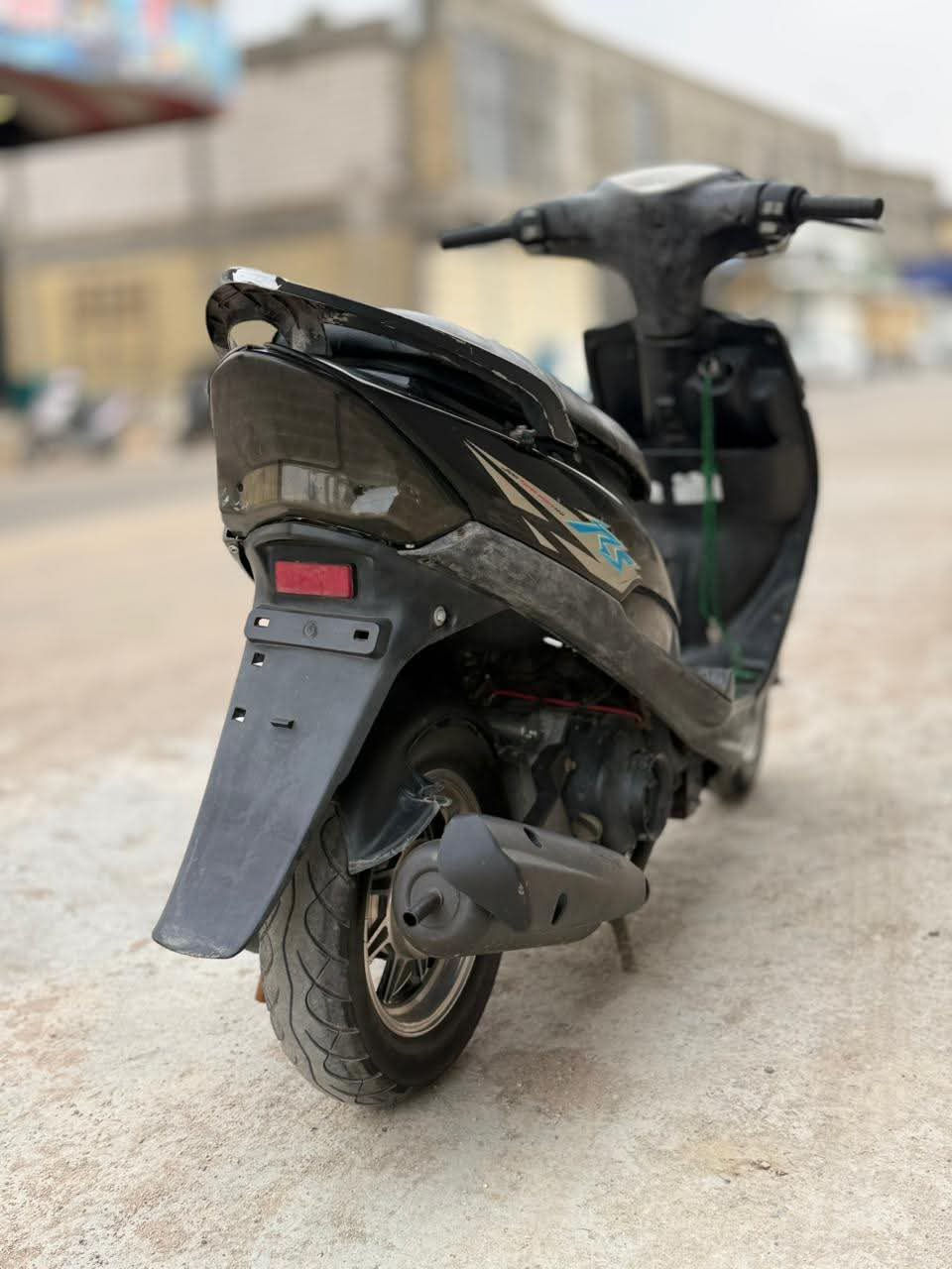 دراجه ماكس عدله للبيع دراجه نضيفه ماناقصهة شي لايت زنون بك لايت اشاير سلف كلشي شغال دبلات شغاله امامي وخلفي ويل نجمه نهضة سرعة قويه 450وبيهة مجال مكاني رميثة رقمي ***********
