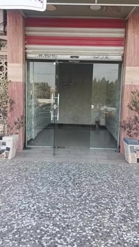 محل إيجار • خدمات صحية • قرب كنيسة الأقباط