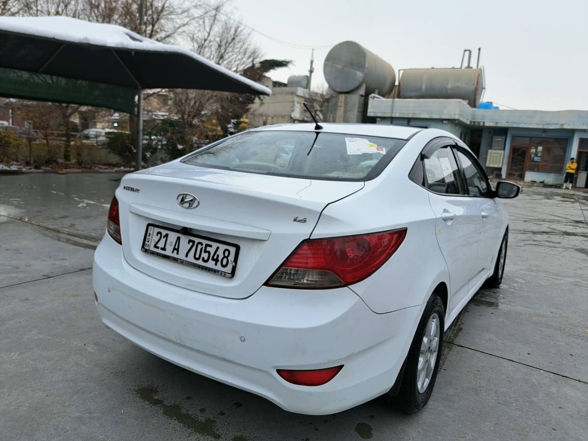 تەواوی زانیاری بەوردی بخوێنەوە لەخوارەوە نوسیومە ئەگەر زۆرموشتەری بووی تێل بکە له خزمەتا
سعری 97وەرەقە معالەیەکی کەم

هۆندای اکسێنت 2017خەلیجی سفری کوردستات مەکینە 16مه ڕغوب دۆچ

( سێ پارچەبۆیاخە،    سەقفی کەمێ وردە چاڵی بچوکی هەیە شایەنی باس  نیە )
ناوزەرد دبل گێڕئۆتۆماتیک عادی گێڕی مەڕغوب  abs چوار جام کارەبا ئاوێنە کارەبا  سیستەمی eco بۆ کەم سەرف کردنی بەنزین  سوکان ڤۆلیوم  زۆر مواسفاتی تر ...سەنەوی تازە تا 2031به ناوی خۆمانە   
ژم ***********     *********** دخان, السليمانية
