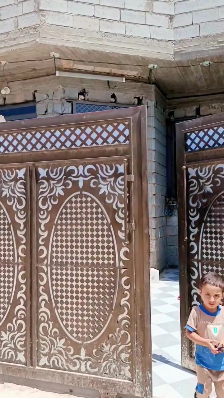 للبيع بيت عقد ومروج بيه معامله بلبلديه كامله 
في حي المختار قرب جامع عبدالسلام البياتي 
مساحه البيت 130متر خدمات المنطقه كامله 
يرهم نقد ويرهم اذا بقه عليه مبلغ أقساط 
السعر 33وبيه مجال 
***********واتس
***********واتس
